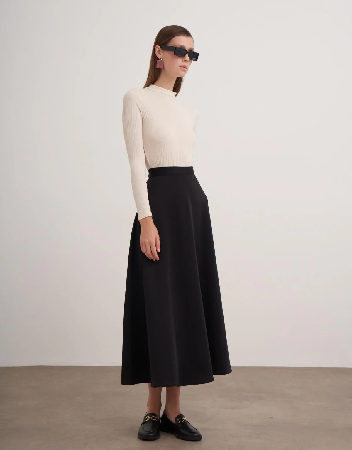 Siyah Scuba Kumaş Fermuarlı Yüksek Bel Kloş Etek