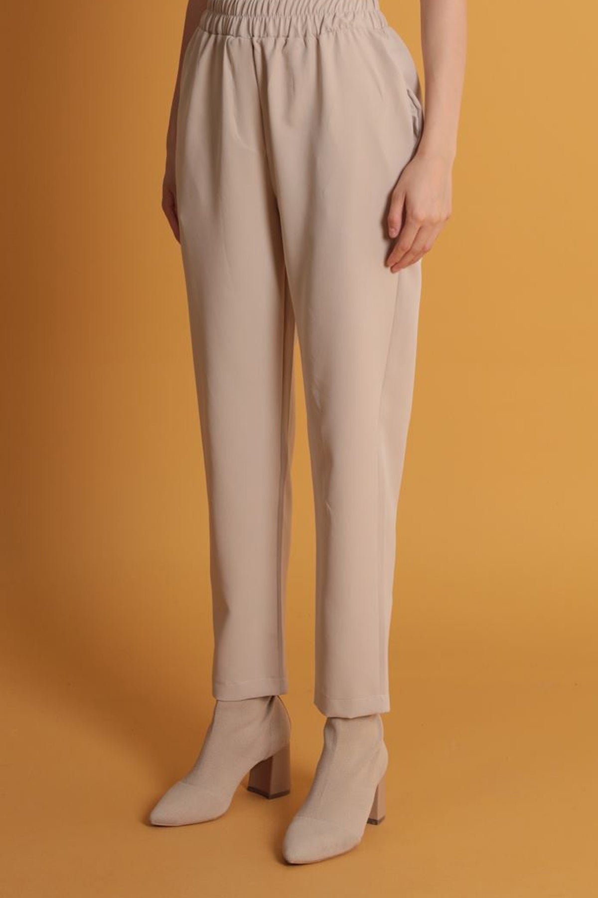 Atlas Kumaş Beli Lastikli Kadın Pantolon-Bej