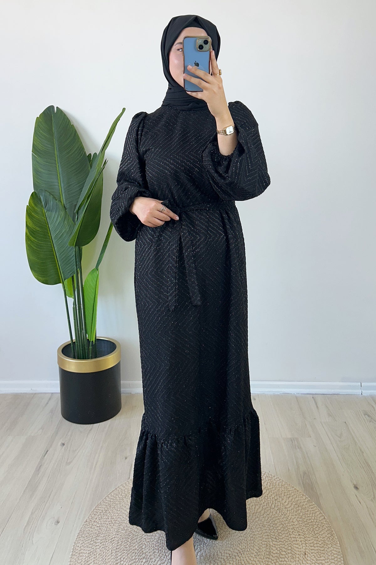 Parlak Desenli Kuşaklı Elbise Siyah