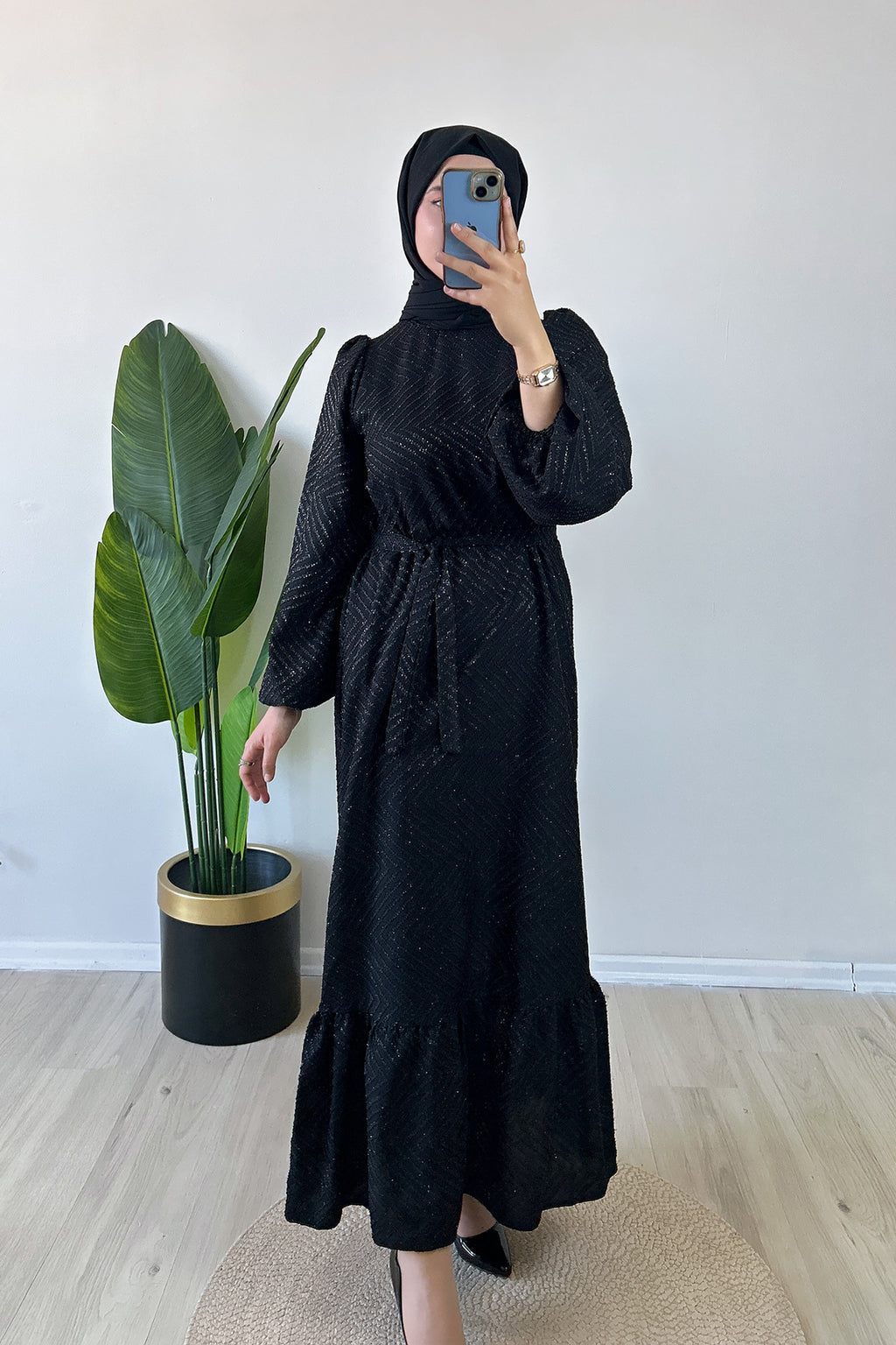 Parlak Desenli Kuşaklı Elbise Siyah