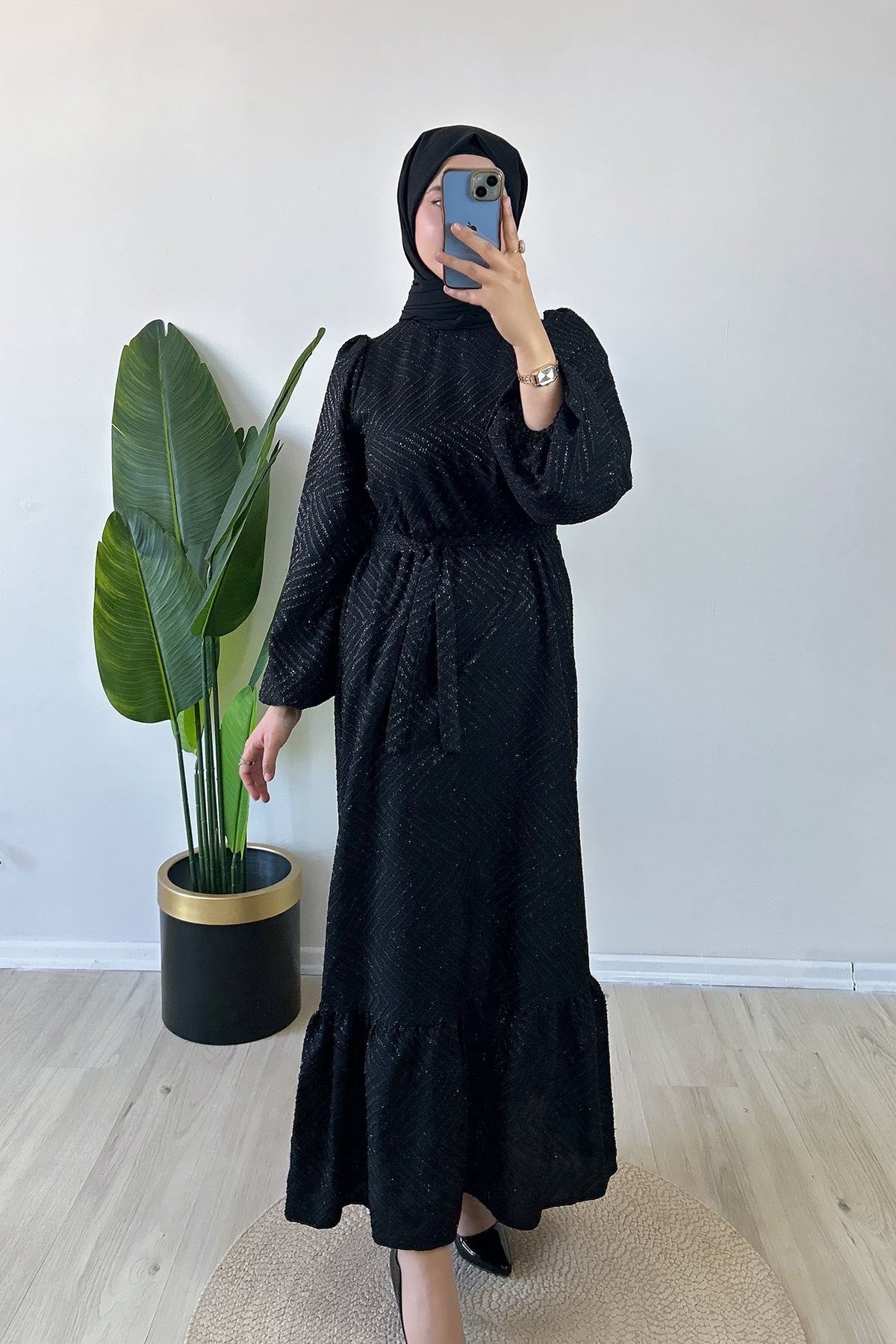 Parlak Desenli Kuşaklı Elbise Siyah