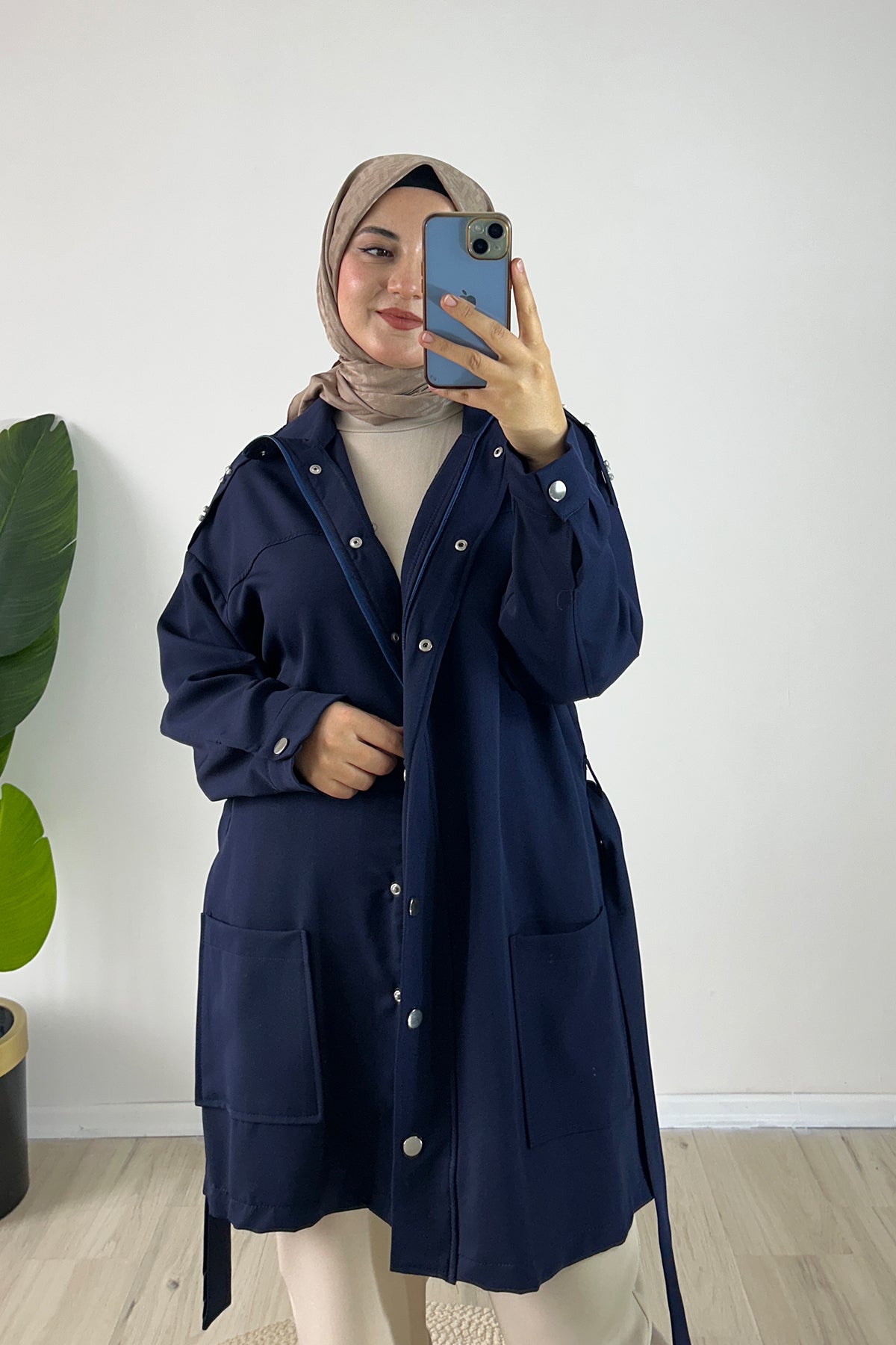 Atlas Kumaş Apoletleri Taş Espiri Kadın Ceket-Lacivert