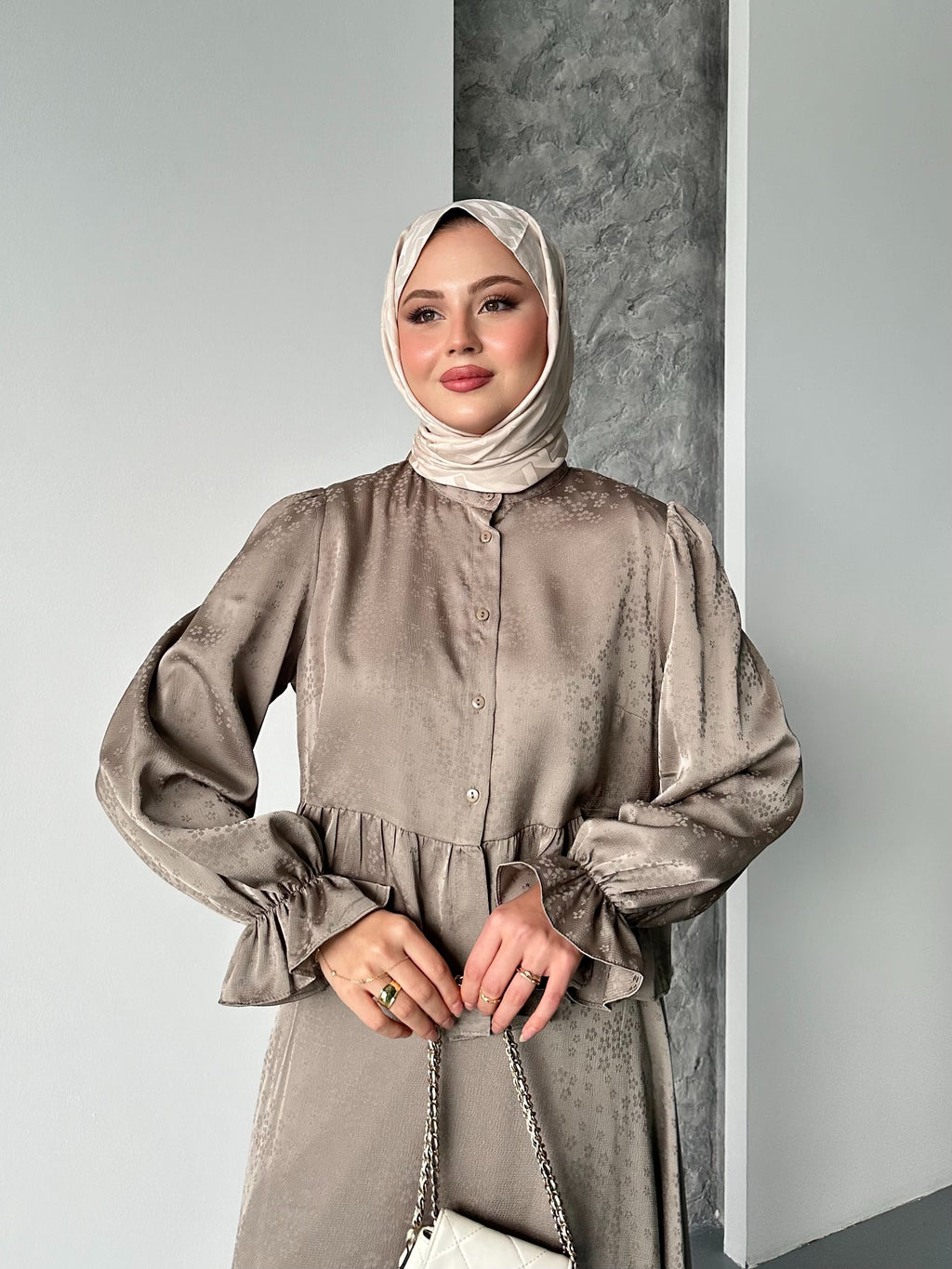 Lal Kendinden Desenli Saten Takım - Vizon