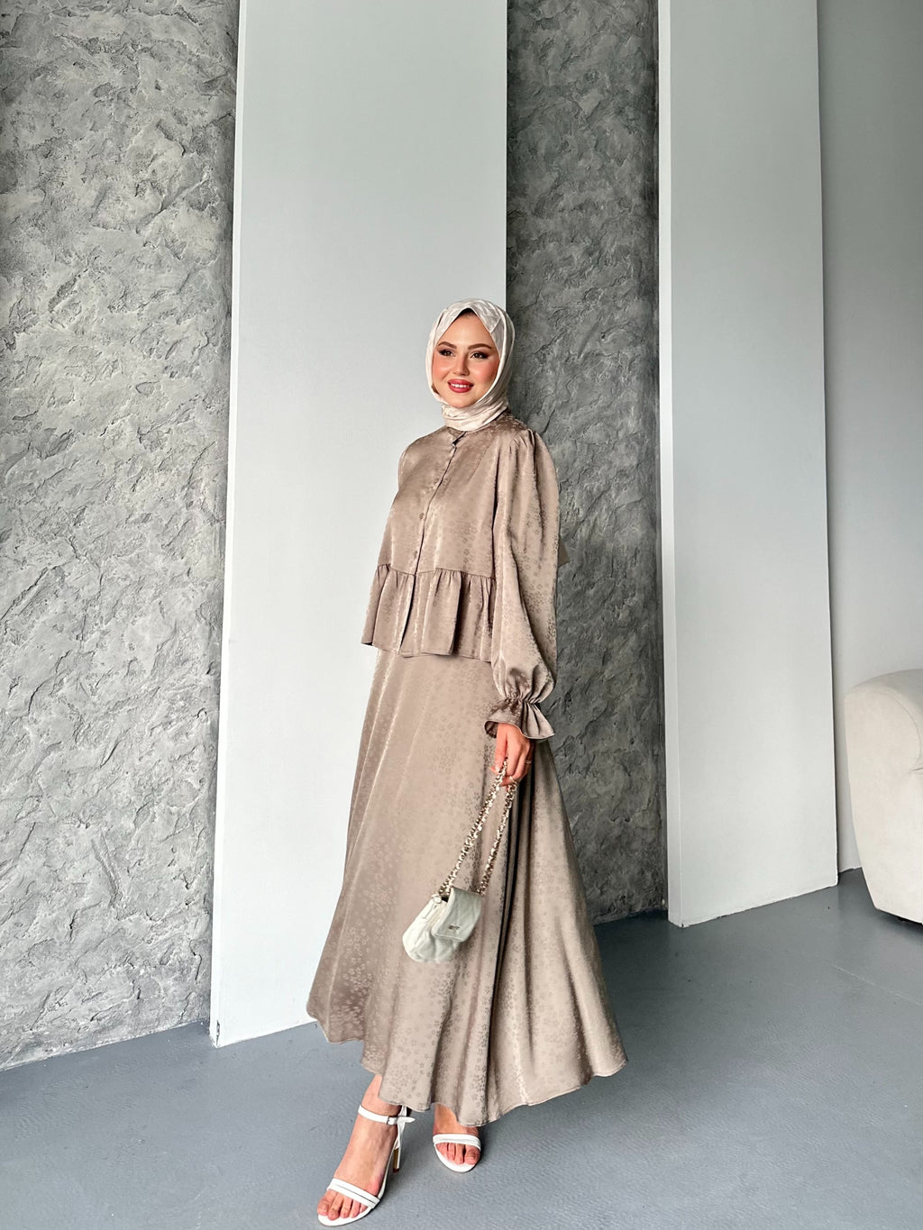 Lal Kendinden Desenli Saten Takım - Vizon