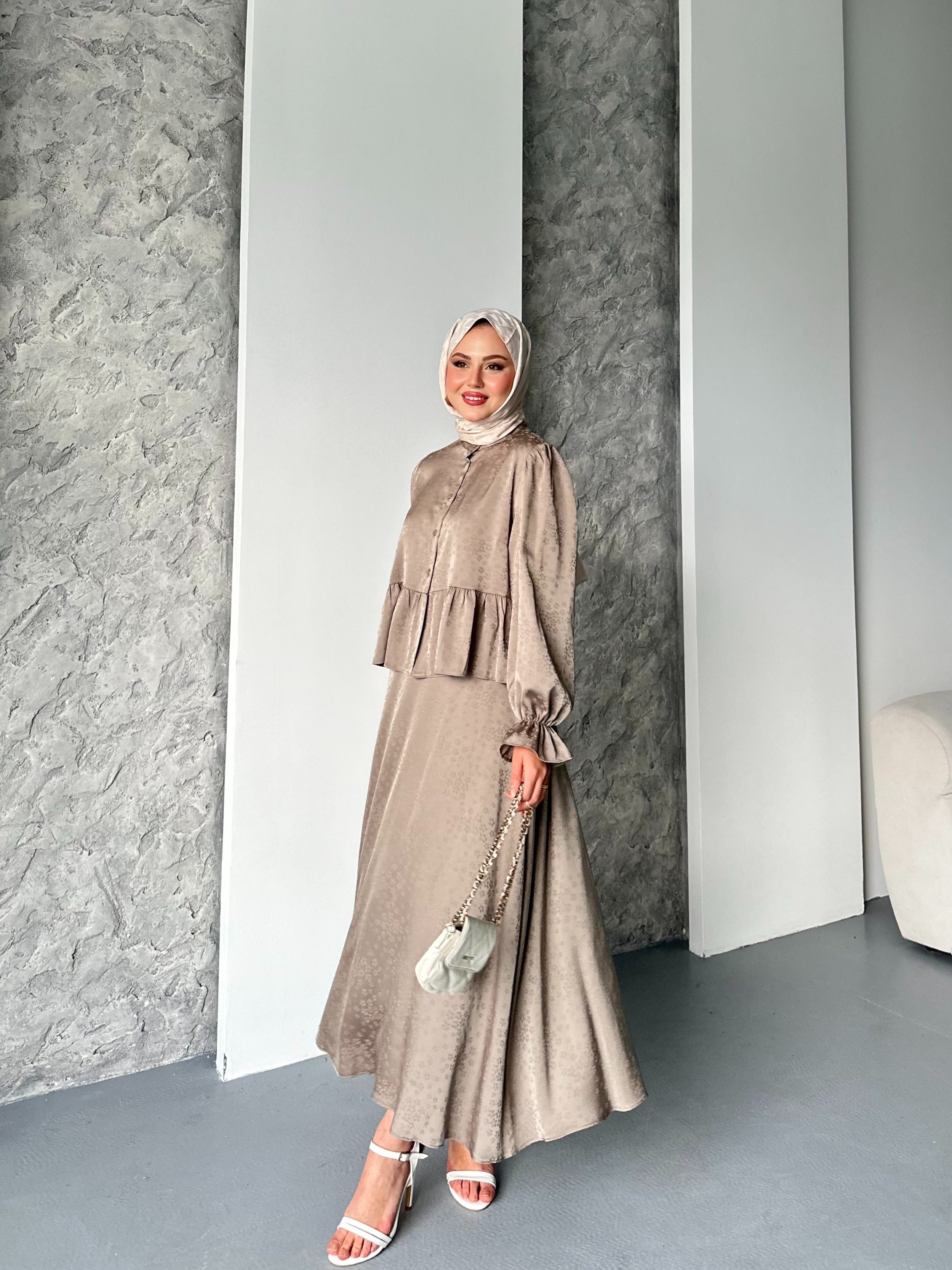 Lal Kendinden Desenli Saten Takım - Vizon