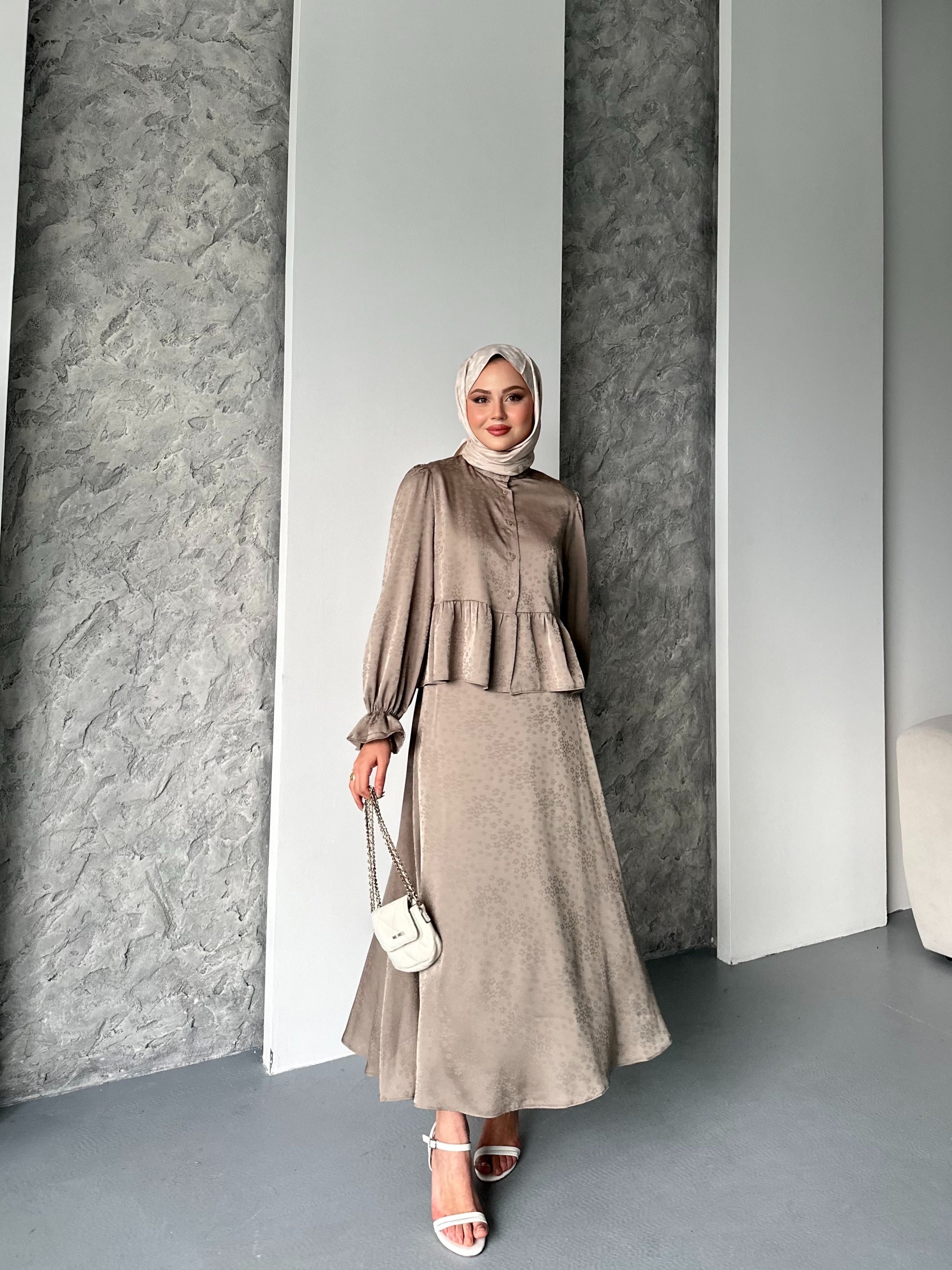 Lal Kendinden Desenli Saten Takım - Vizon