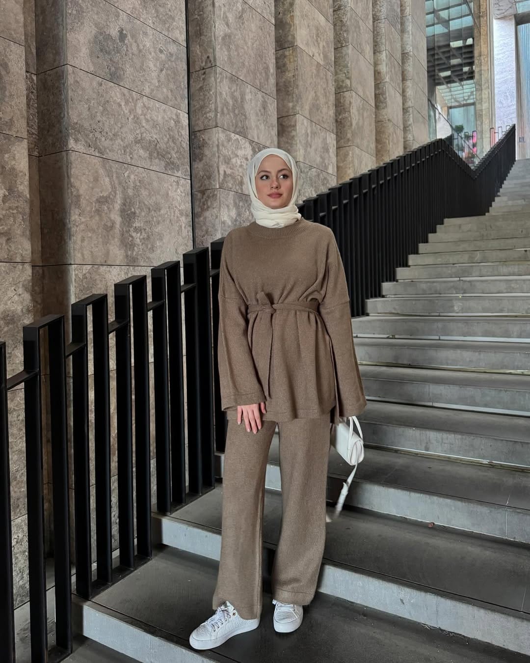 Sıcak Kahve Tonlarında Triko Takım