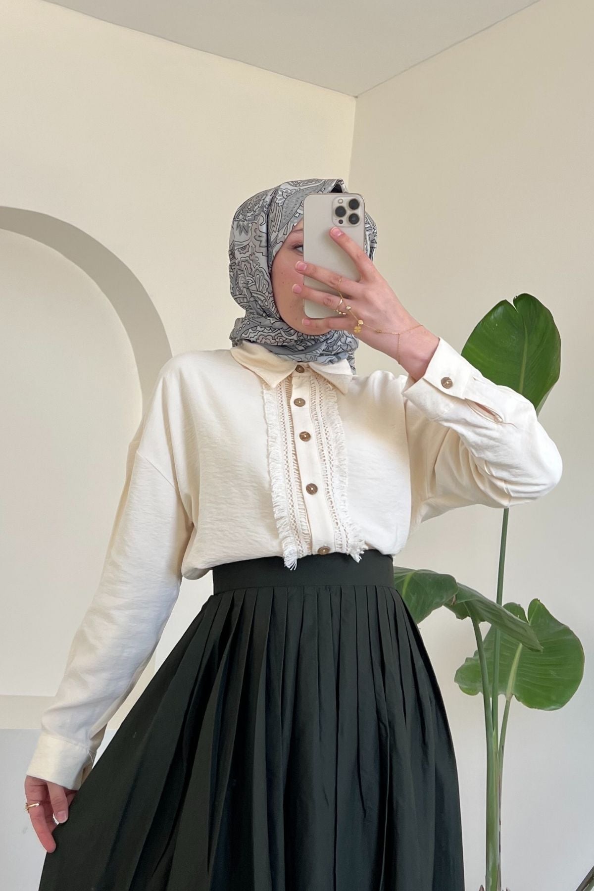 Mila Dantel Detaylı Gömlek