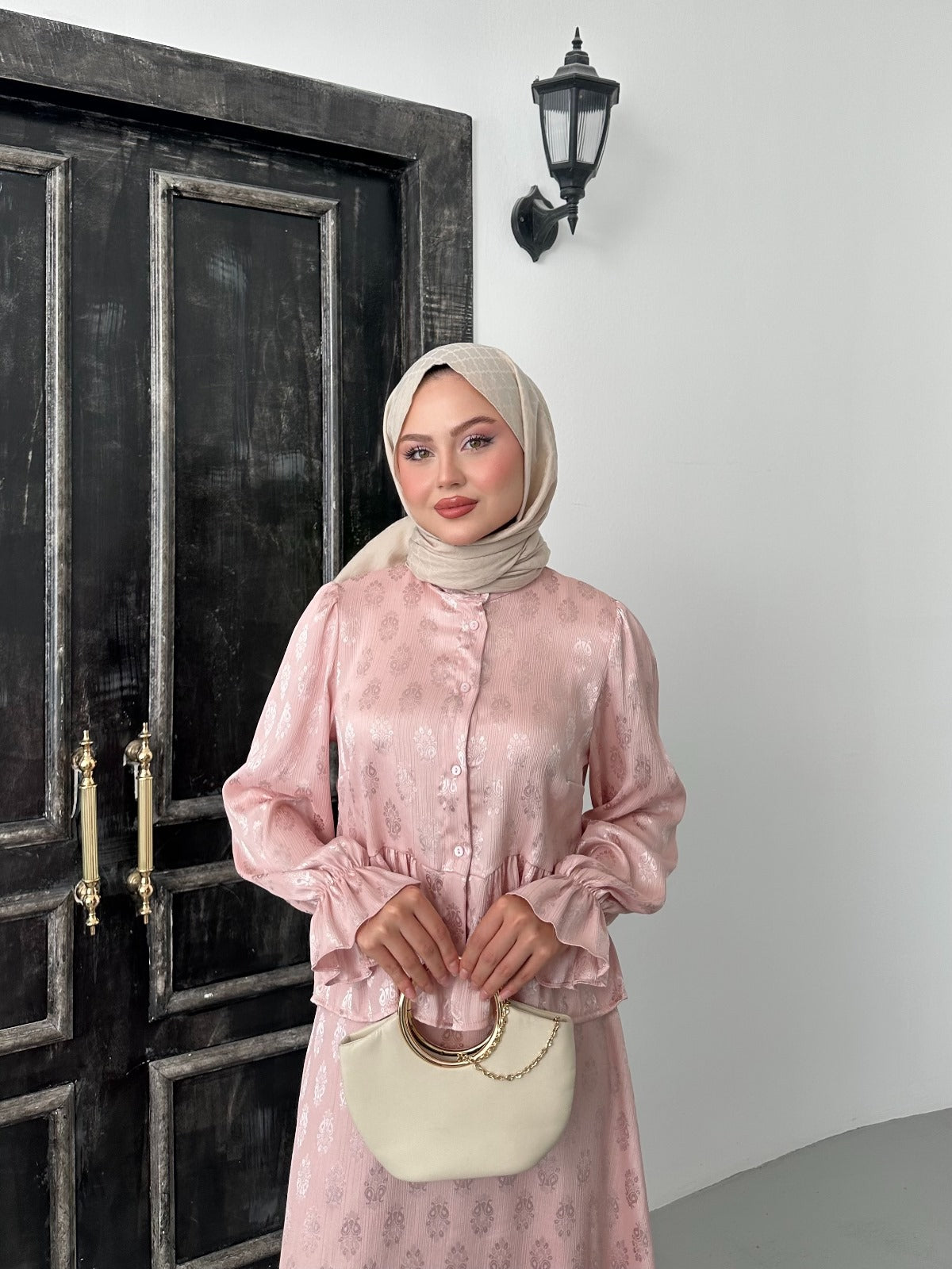 Elizan 2 Kendinden Desenli Önü Düğmeli Saten Takım - Pudra