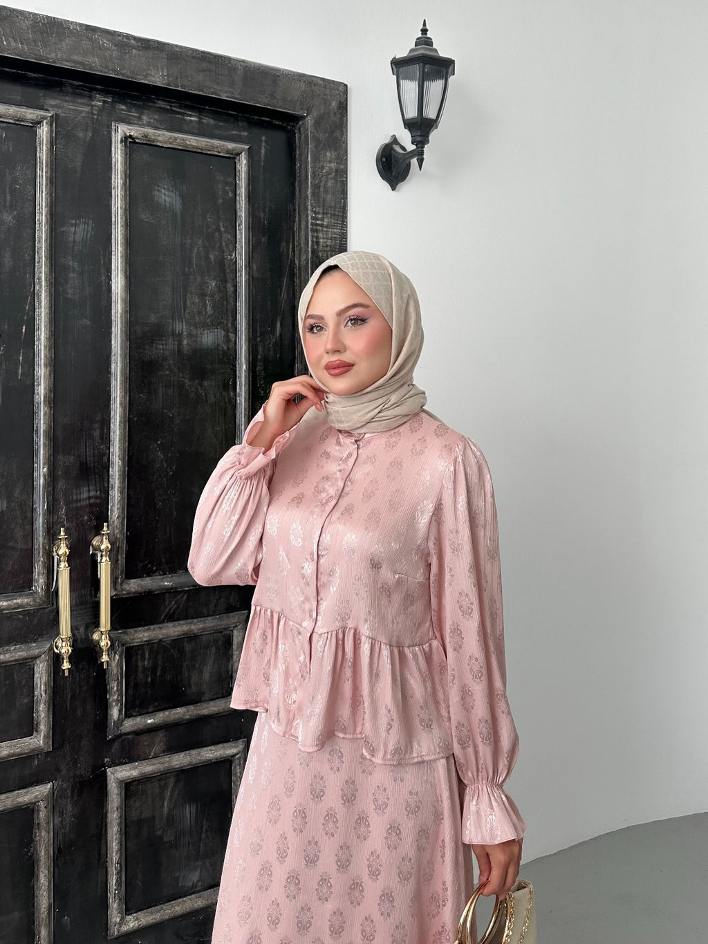 Elizan 2 Kendinden Desenli Önü Düğmeli Saten Takım - Pudra