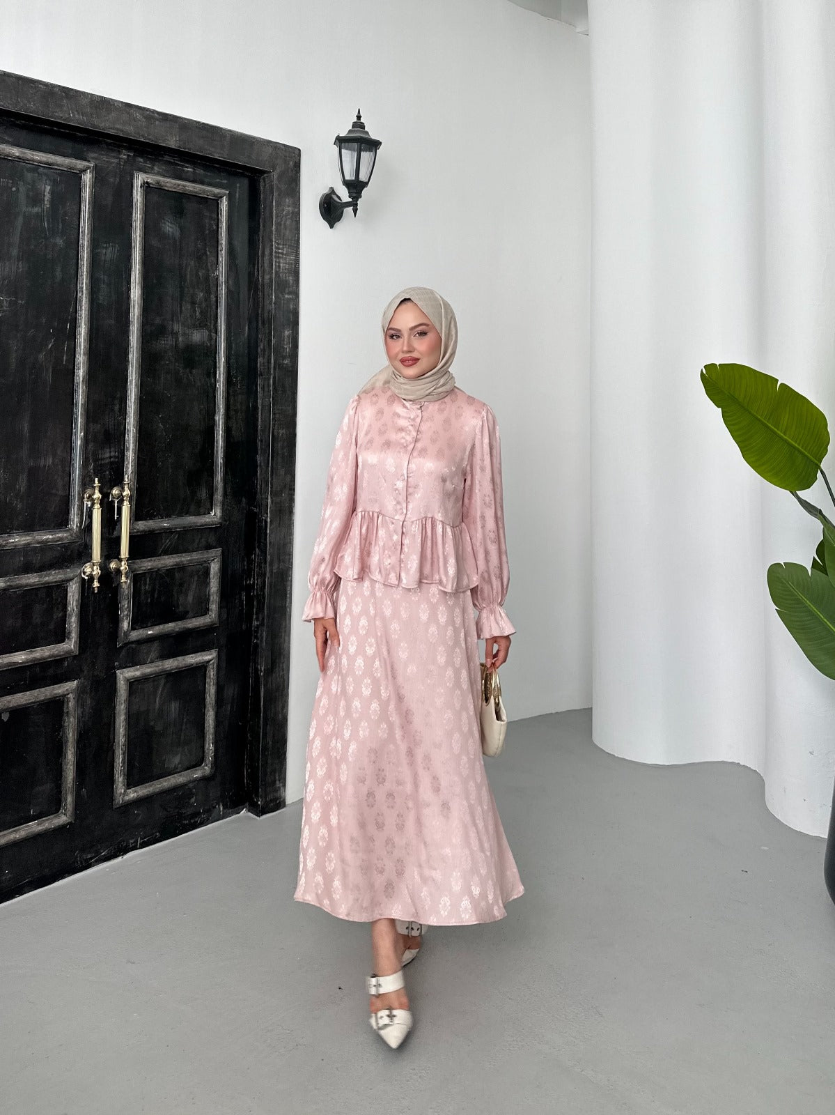 Elizan 2 Kendinden Desenli Önü Düğmeli Saten Takım - Pudra