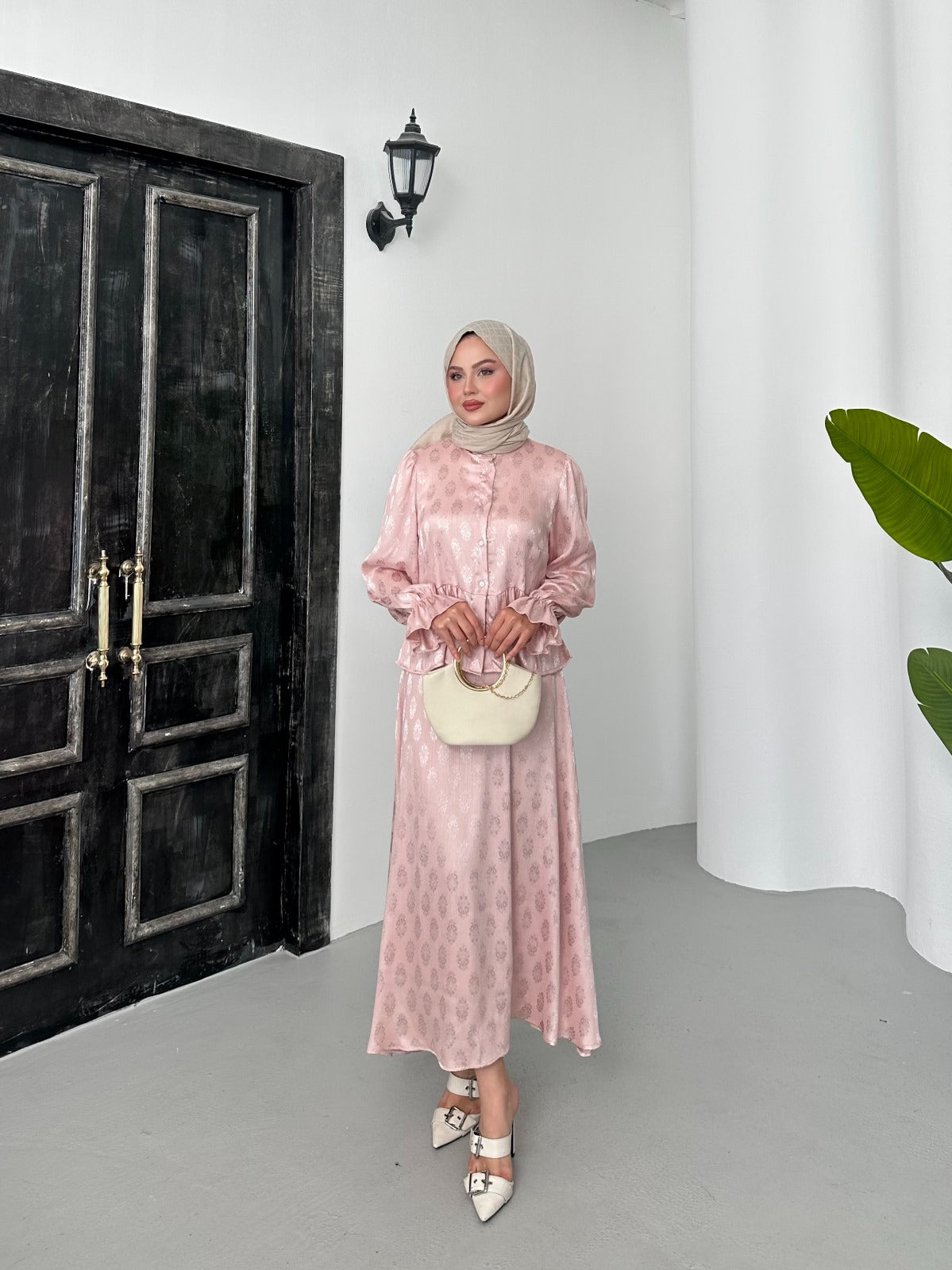 Elizan 2 Kendinden Desenli Önü Düğmeli Saten Takım - Pudra