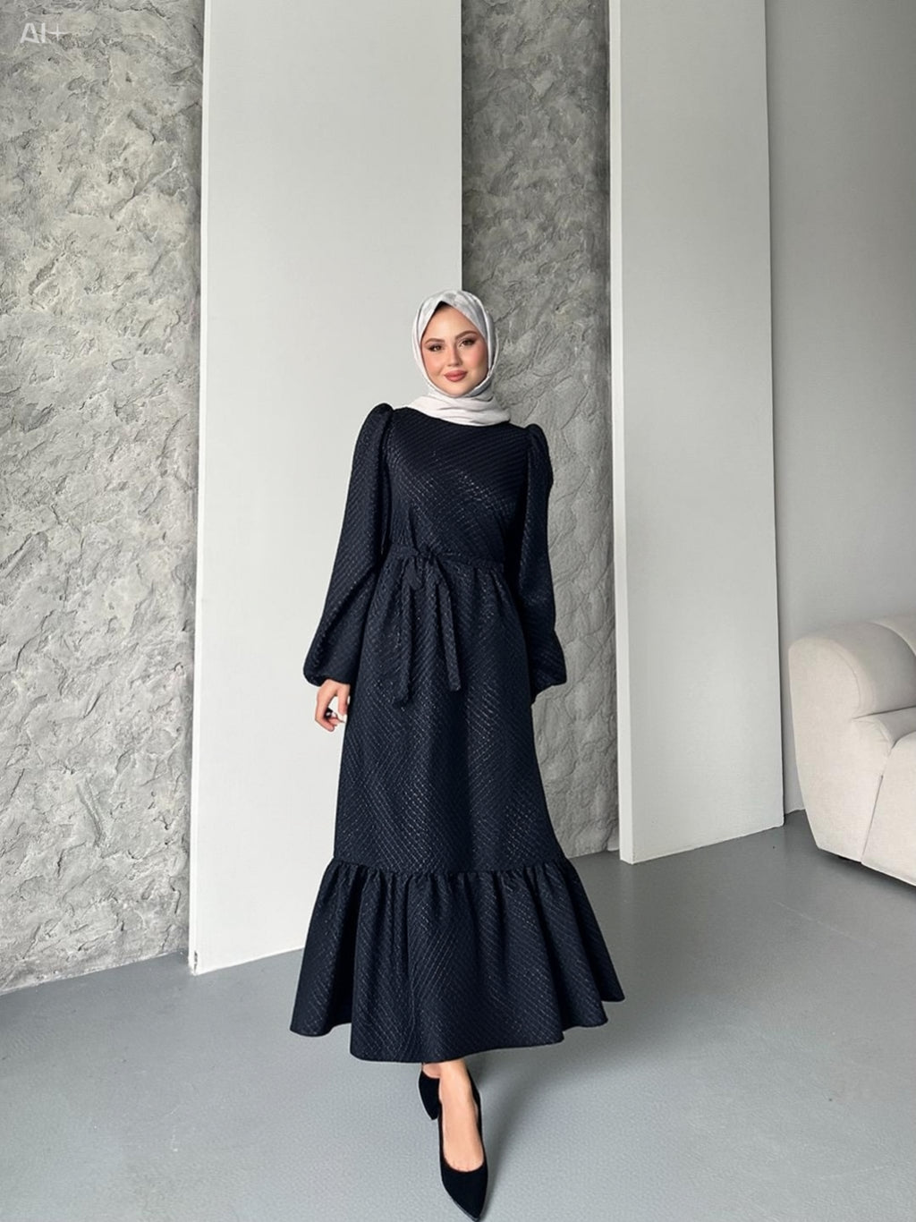 Parlak Desenli Kuşaklı Elbise Siyah