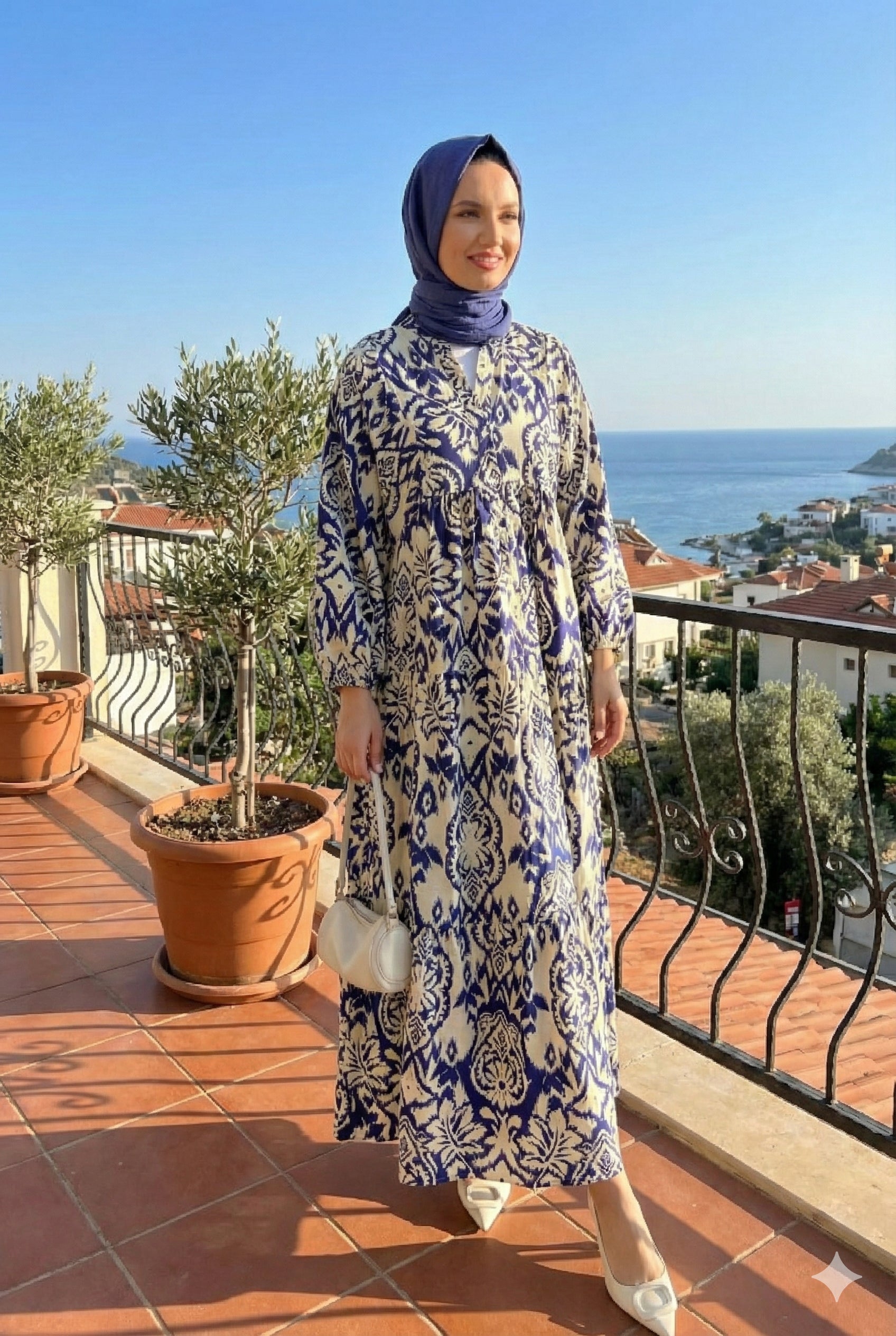 Hazeran Lacivert Desenli Yazlık Tesettür Elbise