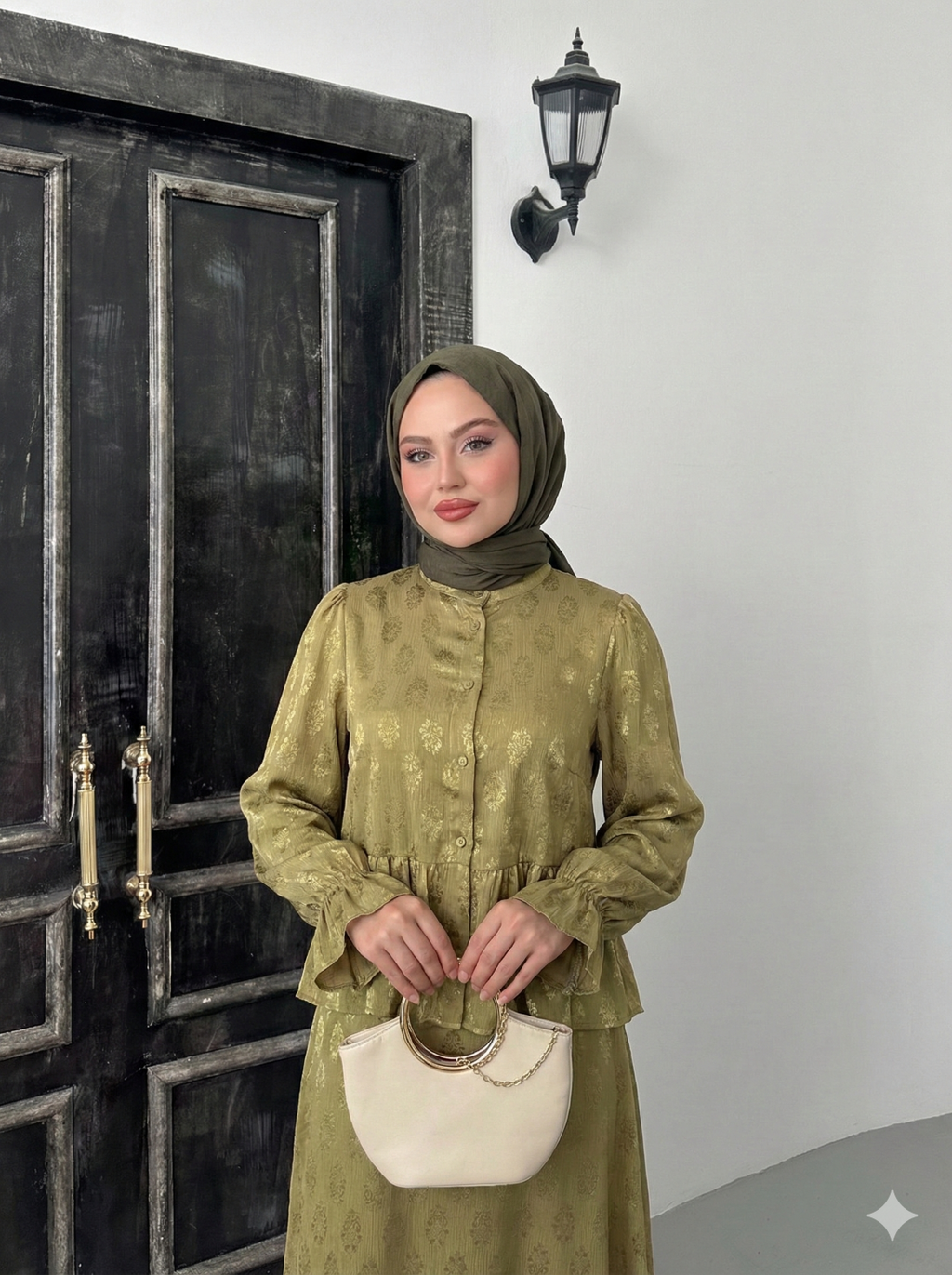 Elizan 2 Kendinden Desenli Önü Düğmeli Saten Takım - Yağ Yeşili